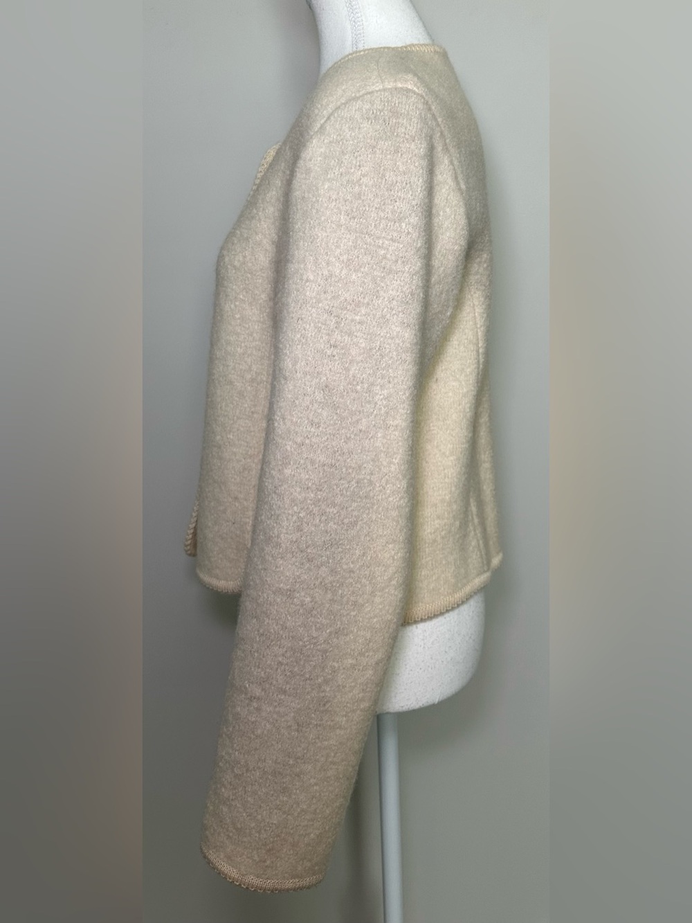 Vintage The Whittaker Collection Virgin Wool Ivory Cream Button Front Cardigan M - Picture 4 of 11